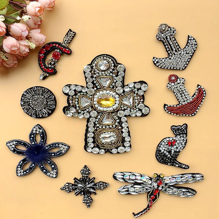 Nuevo en stock industria pesada hecha a mano con cuentas de tela pegatinas de cristal Cruz ancla decoración parche pegatinas zapatos y sombreros accesorios de bricolaje