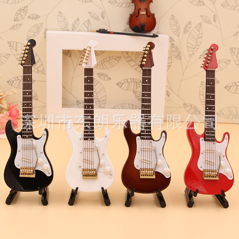 Mini Electric Guitar Model Ornaments Birthday Party Ornaments Wooden Crafts Christmas Tree Pendant Electric Bass Model Mini Electric Guitar Model Ornaments Birthday Party Ornaments Wooden Crafts Christmas Tree Pendant Electric Bass Model