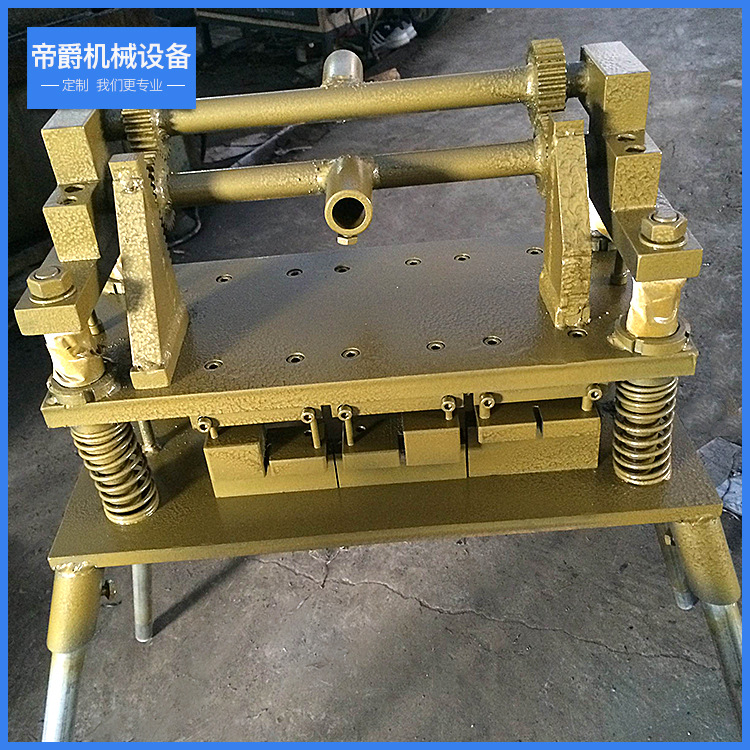 门窗设备 铝合金冲压模具  50铝合金门窗冲压机  推拉门窗