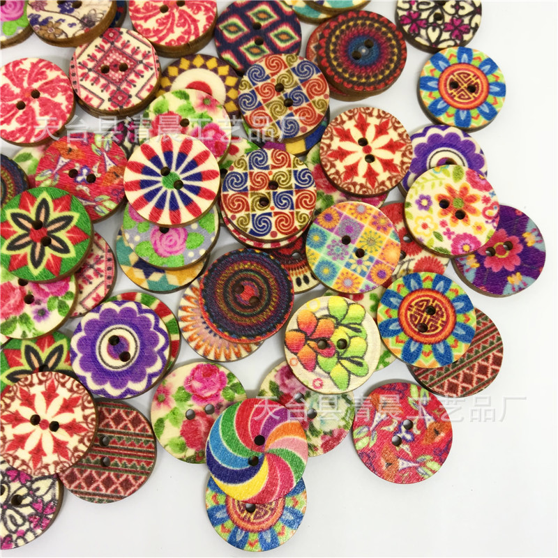 Multi-Color mezclado dos ojos de dibujos animados botón de madera botón redondo vintage impreso botón de madera 100 piezas un paquete