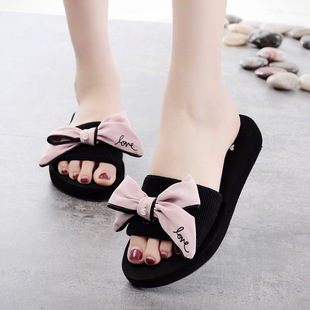 �W��һ�����ֹ������Y3���׷�����߅�ȼ����Εr��Ůʿɳ��Ьƽ��