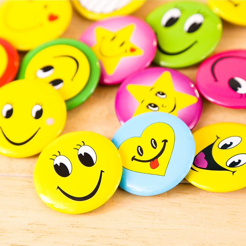 3.0cm 4.5cm Smiley Face Badge Taobao Online Store Gift Small Gift Cartoon Tinplate Plastic Smiley Face Badge