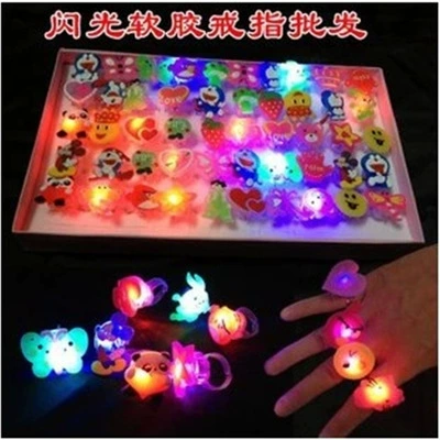 Оптовая гибкий клей светящееся кольцо Вспышка Мультфильм Кольцо легкий палец световой ларек ночной рынок светящаяся игрушка толчок код сканирования