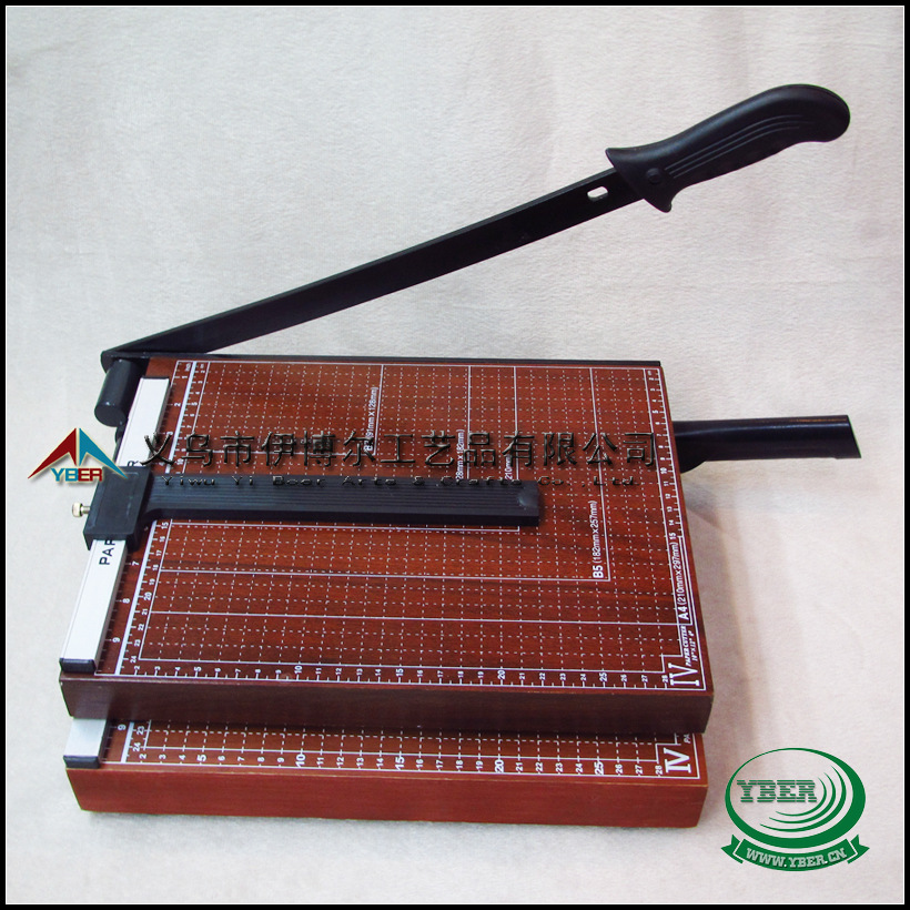 A4���е�ʵľ��ֽ���ֵ��������Ƭ���а칫��Ʒ��׼�õ�A3��ֽ��