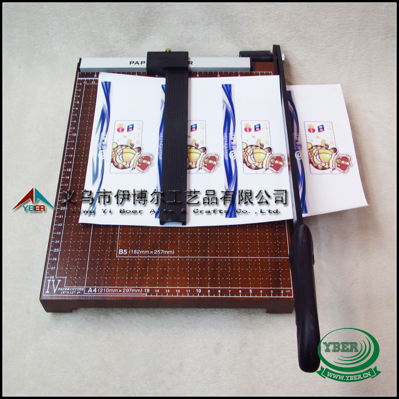 A4���е�ʵľ��ֽ���ֵ��������Ƭ���а칫��Ʒ��׼�õ�A3��ֽ��