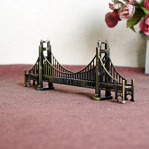 New American travel commemorative electroplating work metal gift gift alloy Golden Gate Bridge large and small