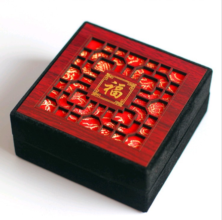 精美复古高档首饰手镯礼盒黑色绒布镂空福字工艺礼品手镯盒