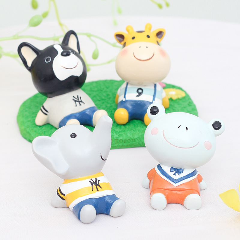 Creativo buscando zakka resina pequeños adornos decoración de la torta del coche para hornear Regalo de Cumpleaños adornos de muñeca de escritorio