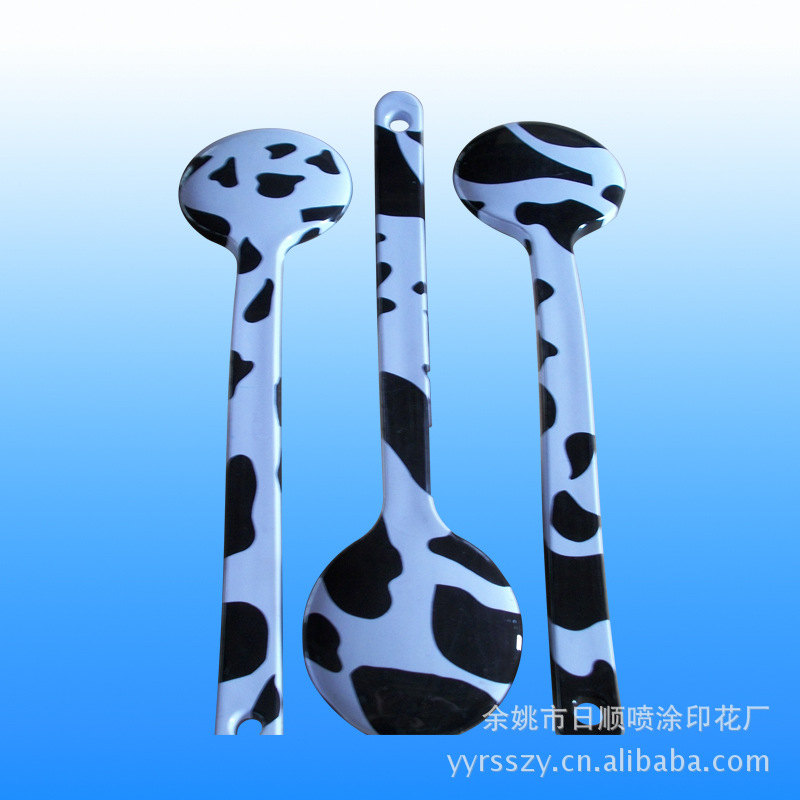 厂家供应承接长柄塑料刷印花处理 塑料件喷漆烤漆水转印加工