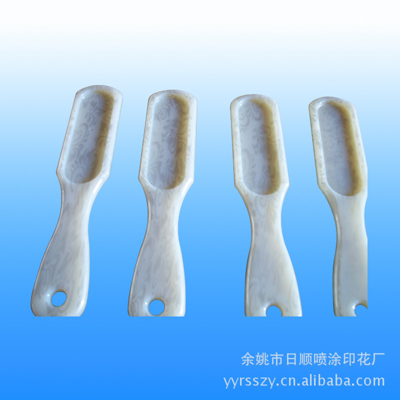 源头厂家供应各种塑料梳子喷漆 塑料制品喷漆加工  水转印加工