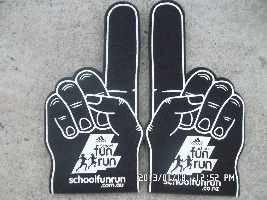 生产定 制各种规格海绵手掌 助威手套