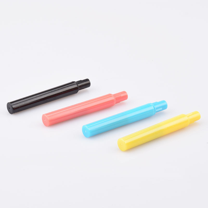 New portable mini lip brush with cap, factory direct sales, four-color lip brush, small and exquisite makeup product.