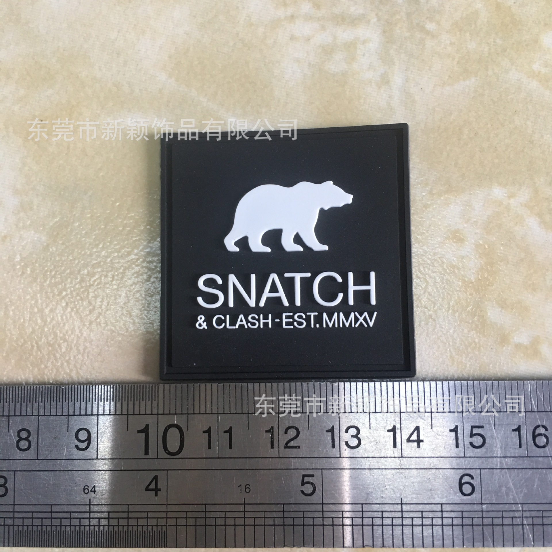 广东实质工厂供应滴胶软胶硅胶PVC商标变色胶章夜光胶牌卡通胶标