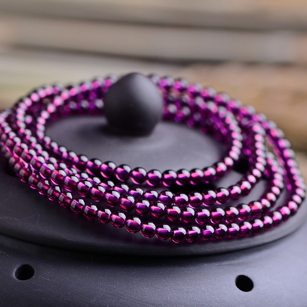 Sophisticated organic crystal bracelet