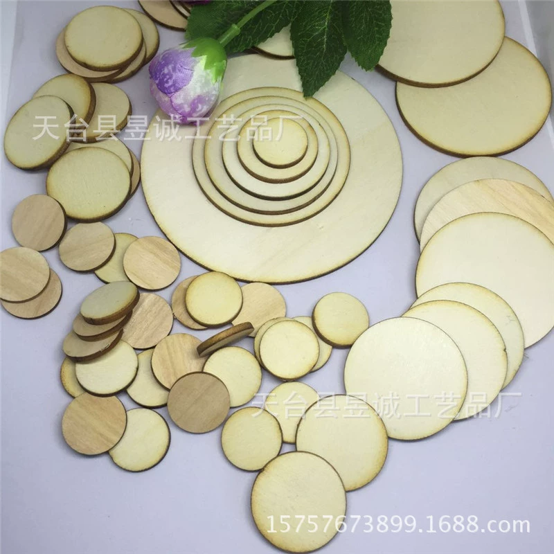 Древесины доски гравировки лазера деревянной круглой покрашенные обломоками ремесла деревянных щепок Хандмаде деревянные