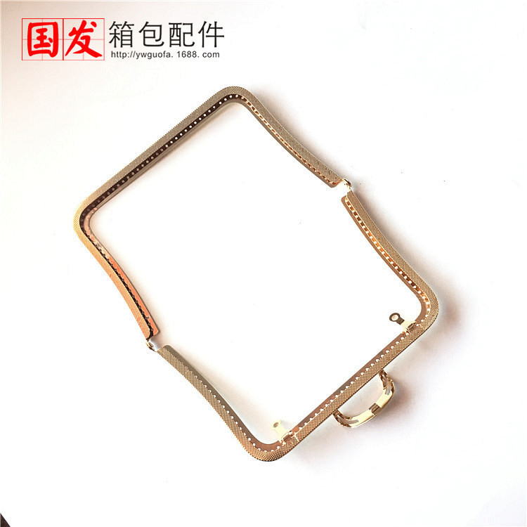 40% de descuento: 20 * 13cm pie largo estampado cubierta boca de oro pie alto caja accesorios bolsa de cámara