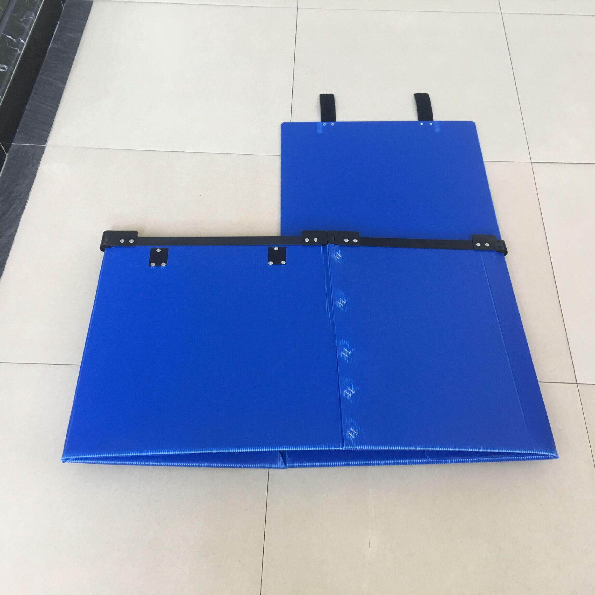 5MM全新料兰色中空板加盖子式折叠周转箱