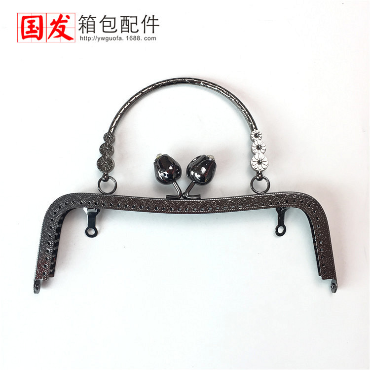 In stock: 20cm cintura cóncava en relieve rosa boca oro tres flores mano de mano accesorios de hardware