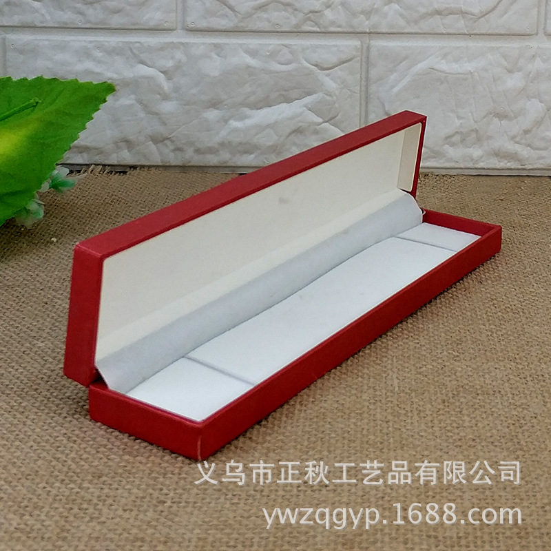 红色长方形翻盖项链盒含塑胶挂件纸盒珠宝首饰包装盒