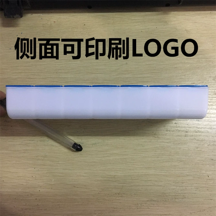 Завод поставляет большую и маленькую двухрядную коробку для хранения деталей на 14 ячеек с пластиковым аптечным контейнером на неделю