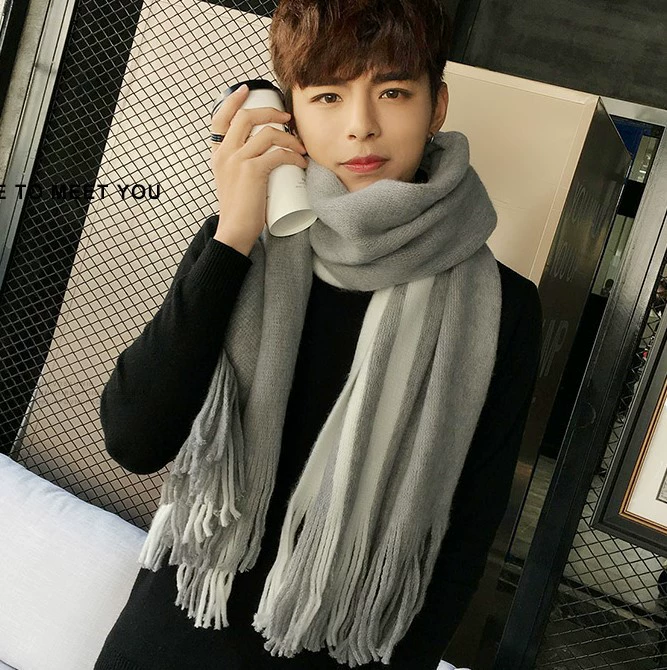 Warm scarf made of faux fur with tassels, Amazon