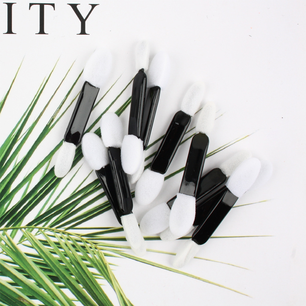 Esponja de doble cabeza palo de sombra de ojos cepillo de sombra de ojos 50 piezas un paquete desechable cepillo de sombra de ojos herramientas de belleza