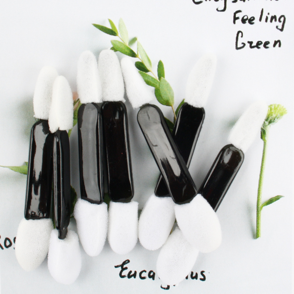 Esponja de doble cabeza palo de sombra de ojos cepillo de sombra de ojos 50 piezas un paquete desechable cepillo de sombra de ojos herramientas de belleza