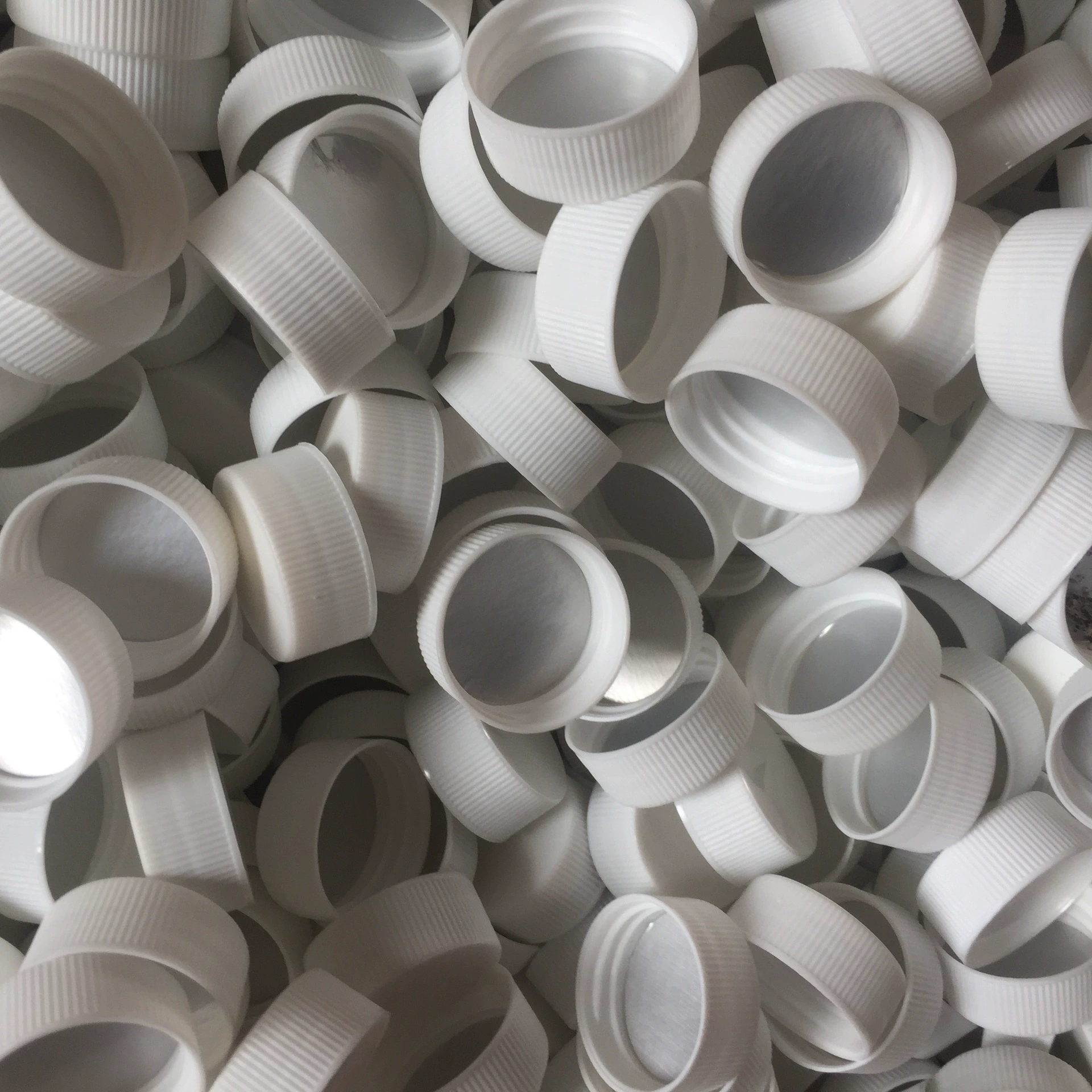 Колпачок из алюминиевой фольги с 32 зубцами для герметизации геля для душа, внутренний диаметр 32 мм, стандартный колпачок, внешний диаметр горлышка бутылки 32 мм, пластиковая крышка.