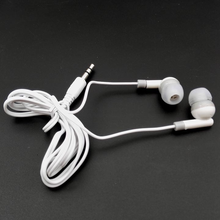 A3721 caja auricular universal cable de auriculares tapones para los oídos Yiwu 2 yuanes tienda puesto mercado nocturno suministro al por mayor distribución
