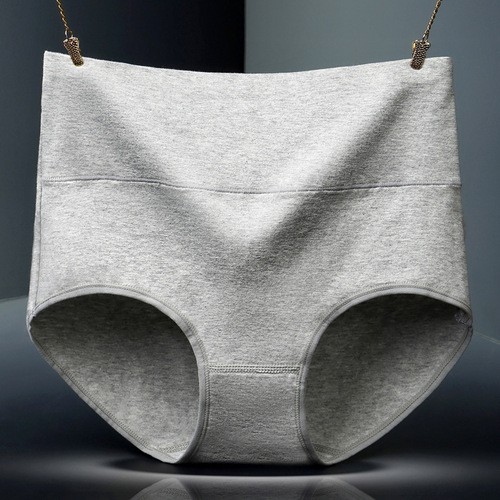 Plus-size, oversized women's cotton panties: Tummy-control, hip-lifting, high-waisted design; 100% cotton for ultimate comfort.