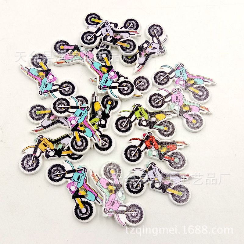 Botón de madera de bricolaje Botón de madera de motocicleta pintado con fondo blanco 50 piezas en un paquete