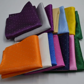 领带;领结/领花;口袋巾