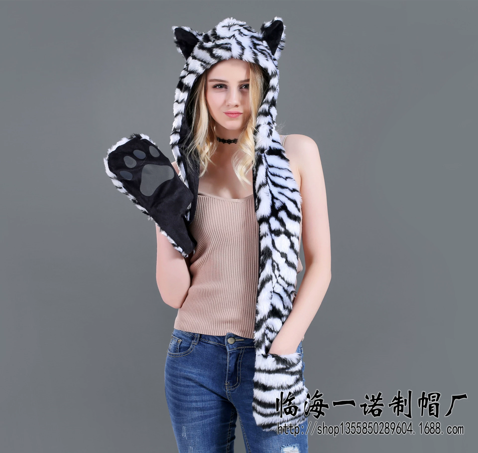 Winter Cartoon Hat, Scarf & Gloves Set (Speed Tong) — One Size, Multiple Animal Styles