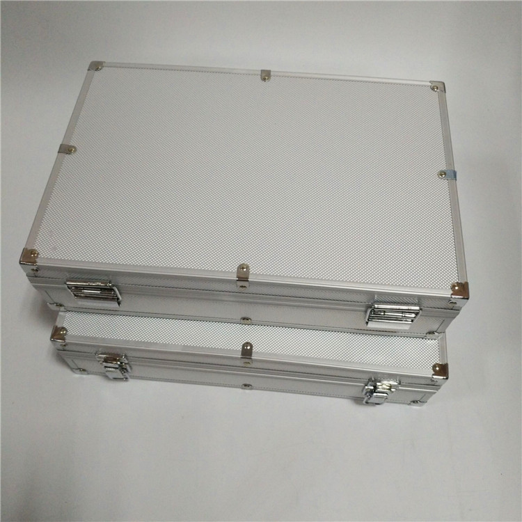 出售小号夹具铝合金工具箱 五金工具手提铝箱 eva内村 手撕海绵等