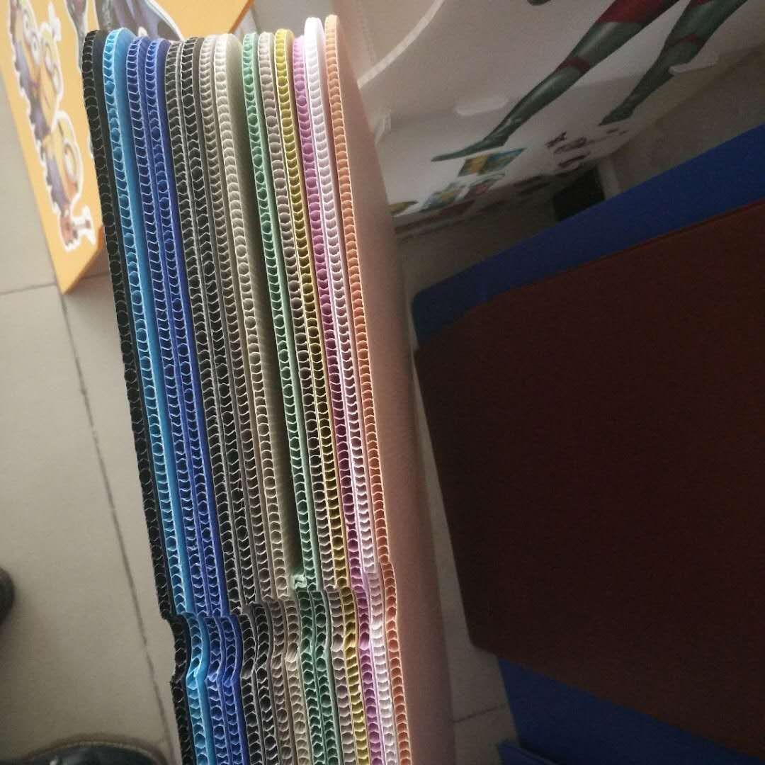 供应PP中空板塑料板瓦楞板隔板空心塑胶防静电环保彩色万通板厂家