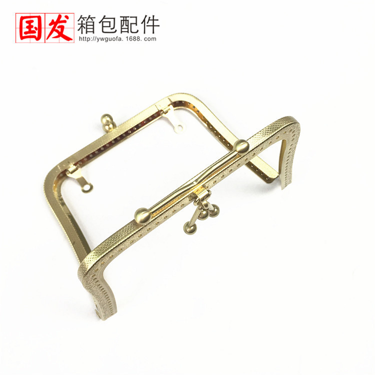 50%: 16.5CM trapezoidal gran pozo en relieve colgante boca de bolsa de oro