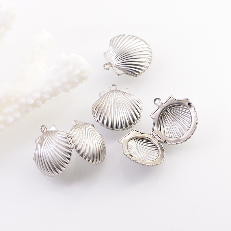 Geometric elegant fashionable pendant stainless steel