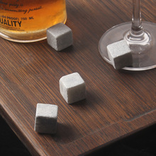 ֱ�N���Ե�̻�ɫ��ʯ����ʯ�����ұ��K����ʯ��ˮ��Ͻ���ʯ