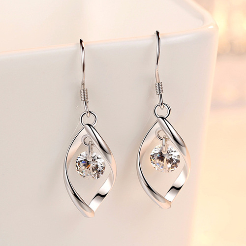 Zircon simple silver earrings for women, rotating love temperament tassel earrings, ear hooks, twisting fashion earrings, spring earrings