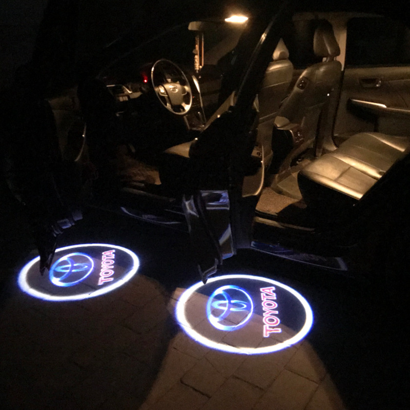 Adecuado para Toyota Luz de bienvenida asiático dragón landkuroze Prado ruizhi Camry láser domineering coche puerta Luz