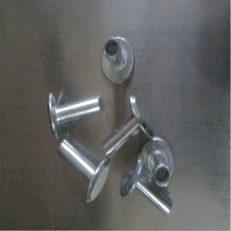 Полые заклепки винт