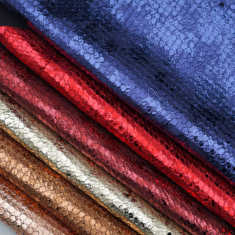 瑞隆新款金属套色蛇纹PU革 软包革鞋材革墙体装饰革 现货供应