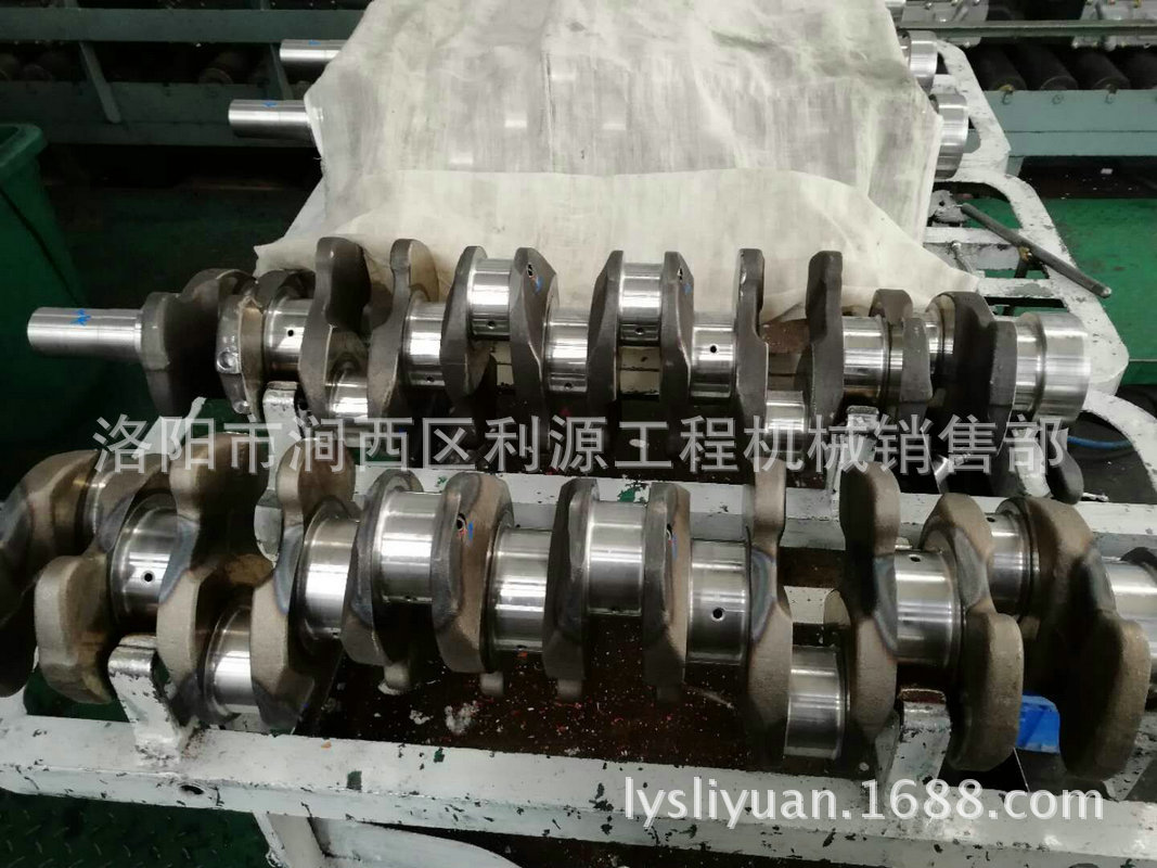 曲轴LR6105东方红拖拉机六缸曲轴 拖拉机曲轴