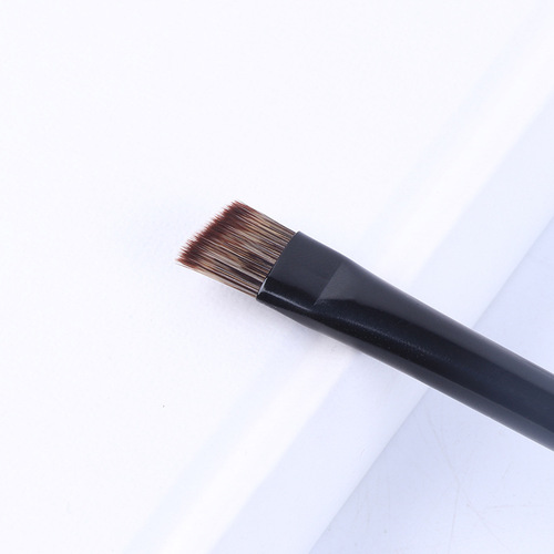 Jinyi Sheng Angled Eyebrow Brush, 3-Color Hair, Eyeliner Brush, One-Stroke Highlighter Brush, Portable Makeup Brush—Single Piece