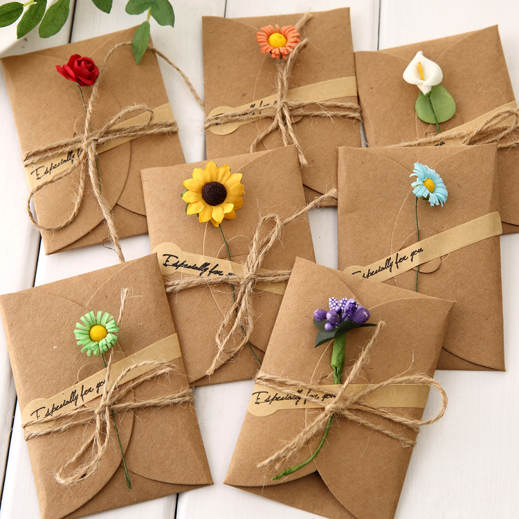Creative kraft paper dried flower greeting card handmade diy small greeting card flower shop sends customers holiday blessing gift card