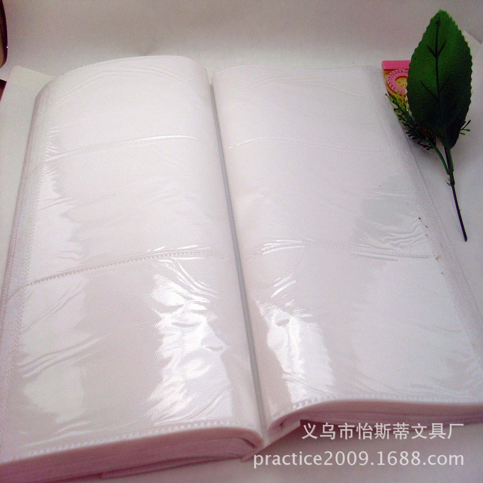 White photoalbum