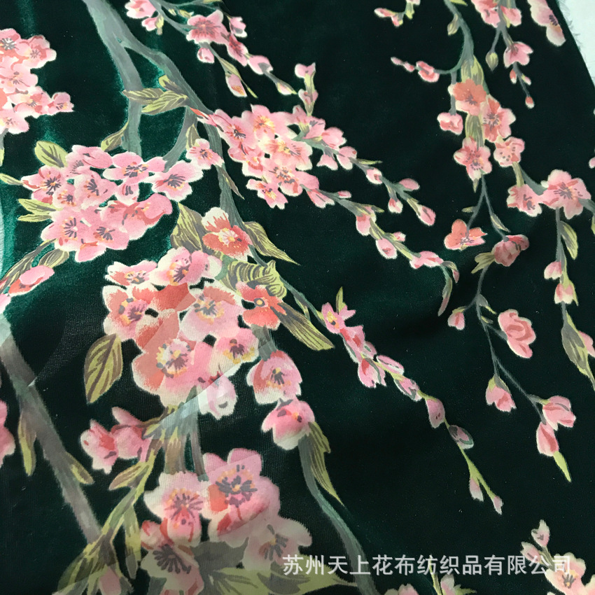 长期供应桑蚕丝绒布锦绒印花布女装面料锦绒乔其绒天鹅绒女装面料