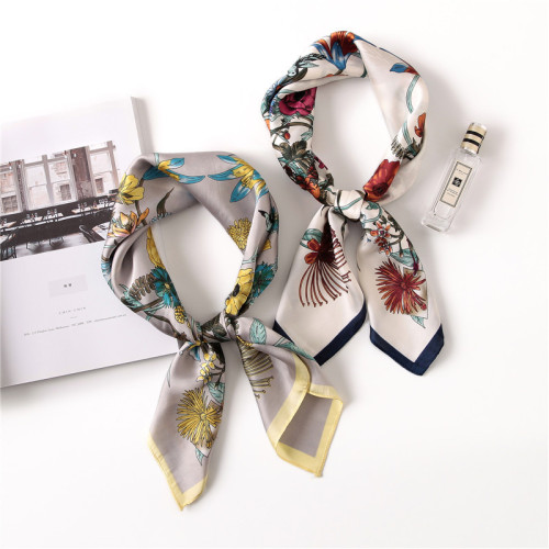 Japanese and Korean Spring and Autumn New Elegant Small Square Scarf Korean Printed Sunscreen Silk Scarf Fashion Trendy Sweet Scarf
