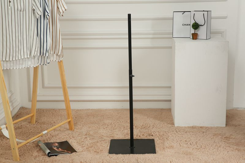 Modelo de tela de medio cuerpo base madera maciza metal tienda de ropa accesorios de plataforma para hombres y mujeres placa cuadrada trípode rueda universal