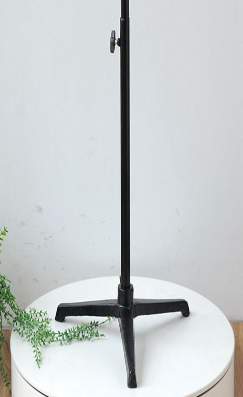 Modelo de tela de medio cuerpo base madera maciza metal tienda de ropa accesorios de plataforma para hombres y mujeres placa cuadrada trípode rueda universal